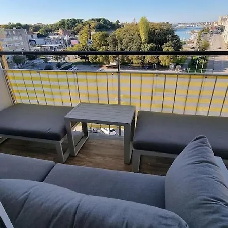 Sea View Balcony And Parking Zadar