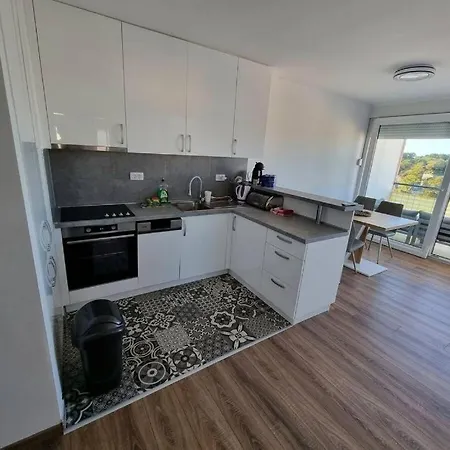 Apartment Sea View Balcony And Parking *